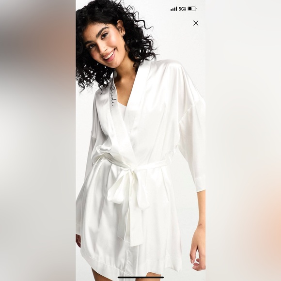 Six Stories Bride Embroidered White Satin Robe - Picture 2 of 5